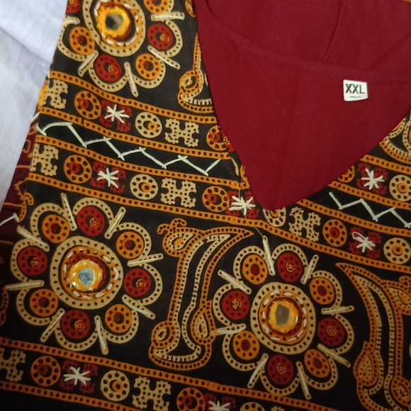 Hand embroidery Kutch work Kurti - Picture 6 of 7